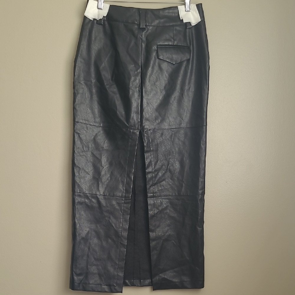 Forever 21 Sleek Black Pencil Skirt - Picture 10 of 14